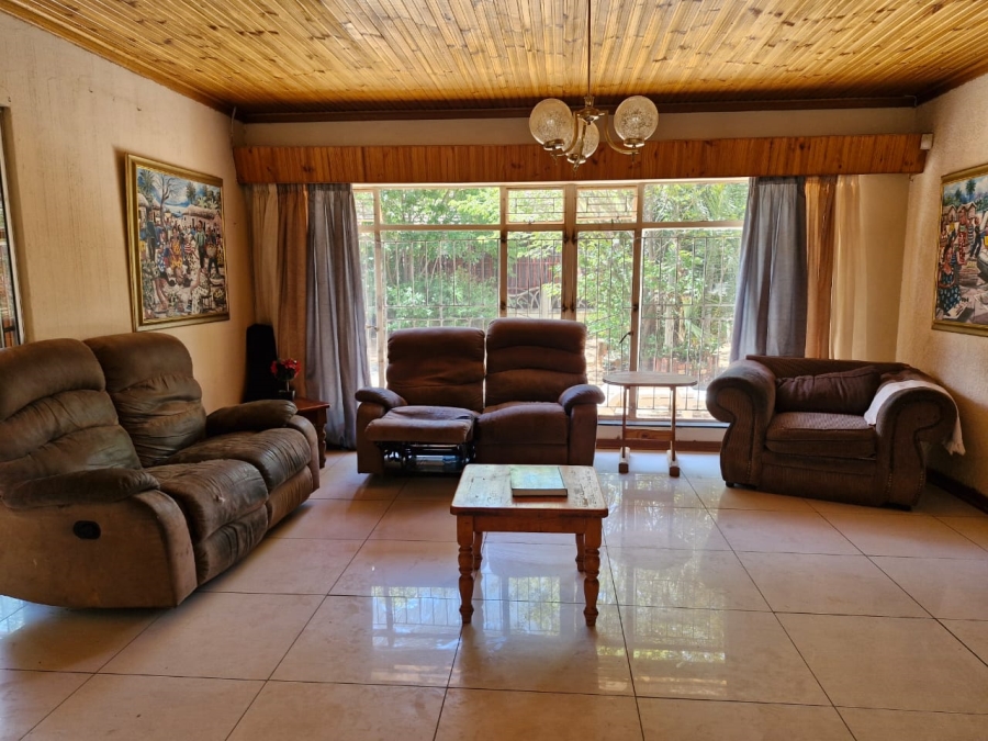 To Let 3 Bedroom Property for Rent in Pellissier Free State